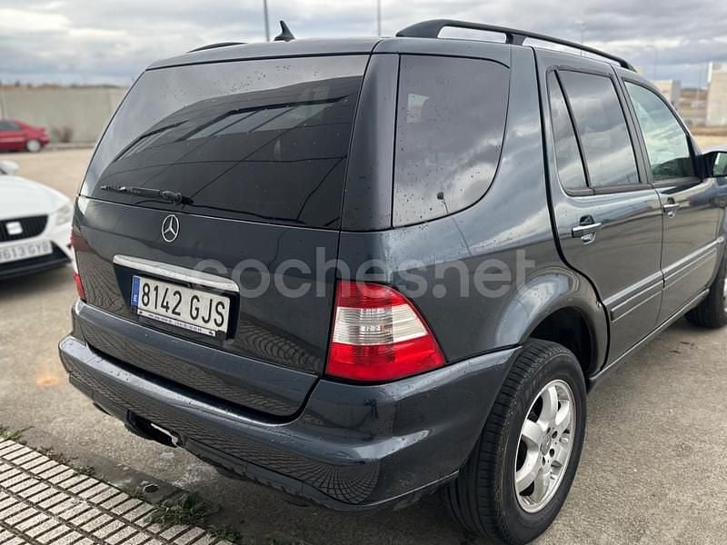 Usado Mercedes ML400 250 CV (183 kW) 2003 Azul SUV