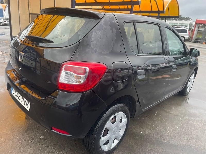Usado Dacia Sandero Base 75 CV (55 kW) 2014 Negro Berlina