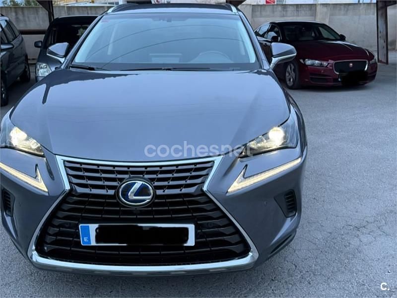 Usado Lexus NX300h Business Edition 197 CV (144 kW) 2018 Gris / plata SUV
