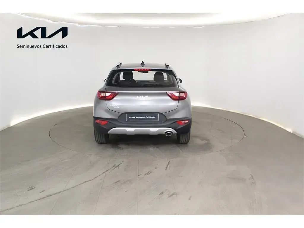 Usado Kia Stonic 101 CV (74 kW) 2025 Gris SUV