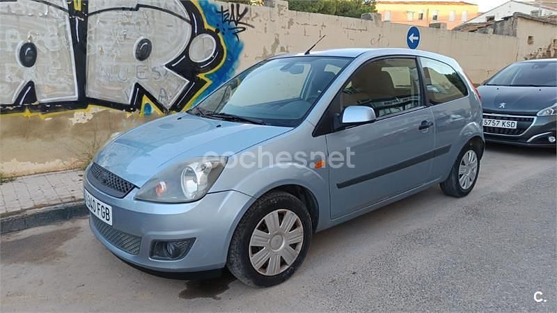 Azul Usado 2006 Ford Fiesta Coupe | 3200 € - Imagen 1/4