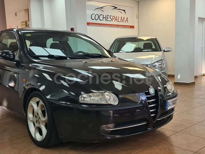 Negro Usado 2004 Alfa Romeo 147 Impression Utilitario | 3990 € (Precio justo) - Imagen 1/4