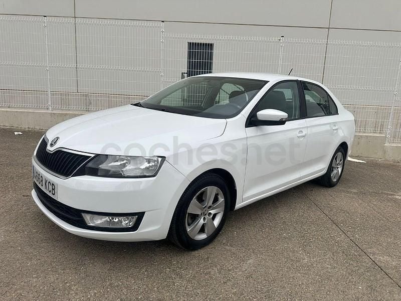 Usado Skoda Rapid Style 116 CV (85 kW) 2018 Blanco Utilitario