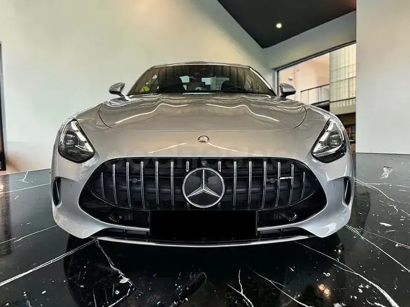 Usado Mercedes AMG GT 63 AMG 585 CV (430 kW) 2024 Gris / plata Coupe