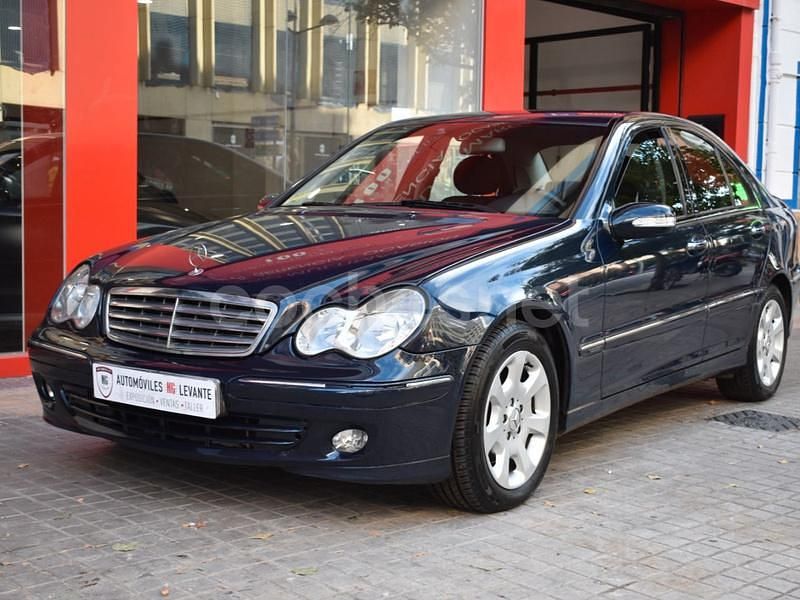 Azul Usado 2005 Mercedes C240 Elegance Berlina | 8990 € - Imagen 1/4