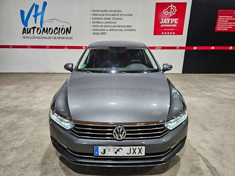 Usado VW Passat Sportline 150 CV (110 kW) 2017 Gris / plata Berlina