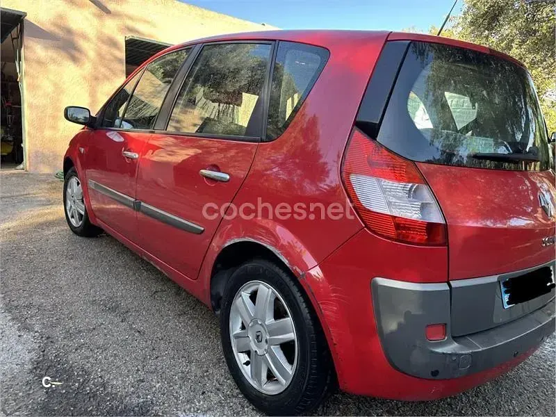 Usado Renault Scenic E-Tech Authentique 100 CV (73 kW) 2005 Rojo Monovolumen