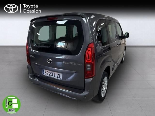 Usado Toyota Proace Verso Active 131 CV (96 kW) 2022 Gris Familiar