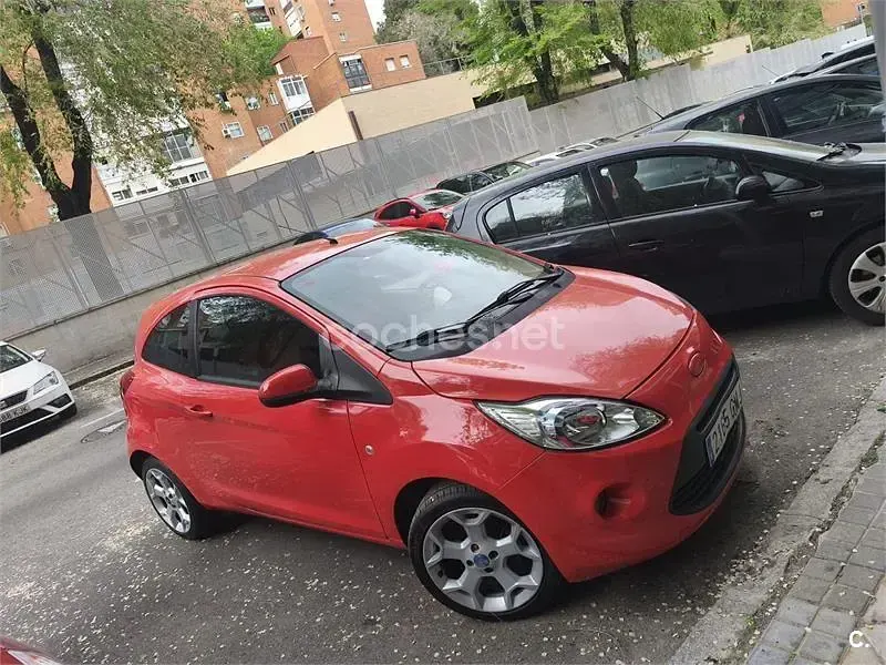 Usado Ford Ka Titanium 69 CV (50 kW) 2009 Rojo Utilitario
