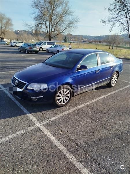 Usado VW Passat Highline 140 CV (102 kW) 2008 Azul Berlina