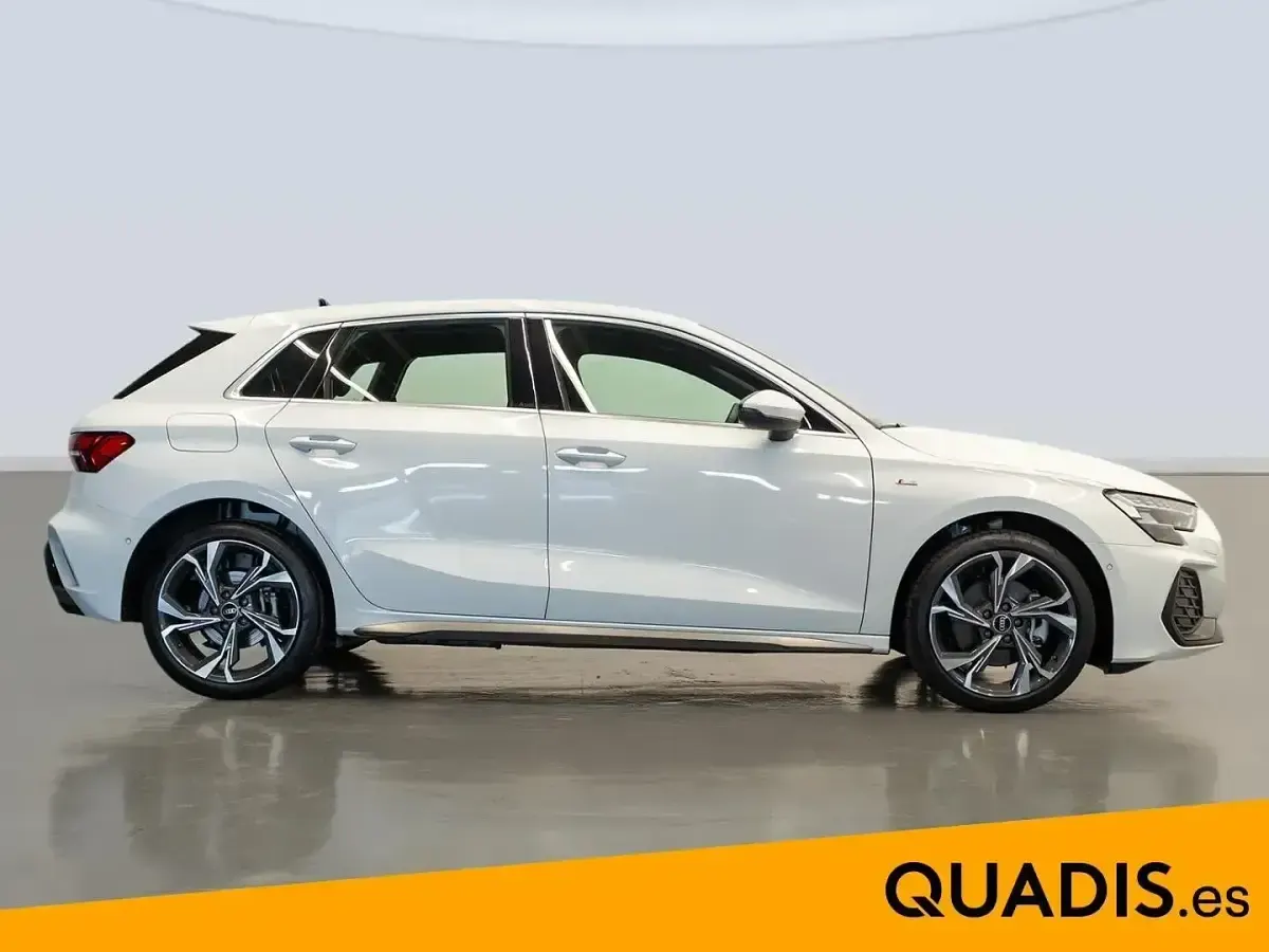 Usado Audi A3 e-tron S-Line 204 CV (150 kW) 2025 Blanco Utilitario