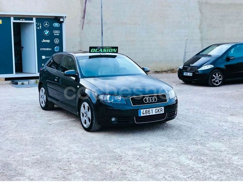 Negro Usado 2005 Audi A3 Ambiente Berlina | 3500 € (Precio justo) - Imagen 1/4