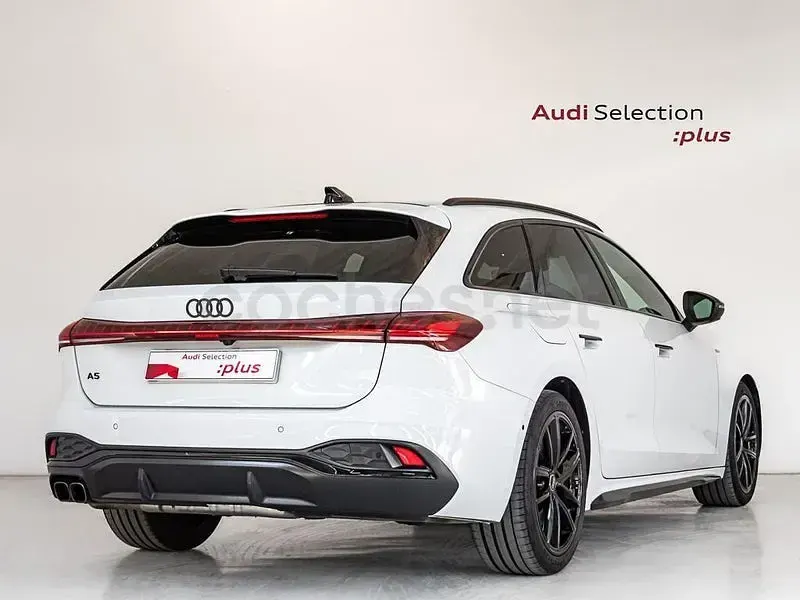 Usado Audi A5 204 CV (150 kW) 2025 Blanco Familiar
