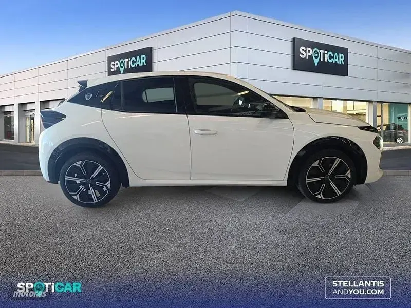 Usado Lancia Ypsilon 100 CV (73 kW) 2025 Blanco Utilitario