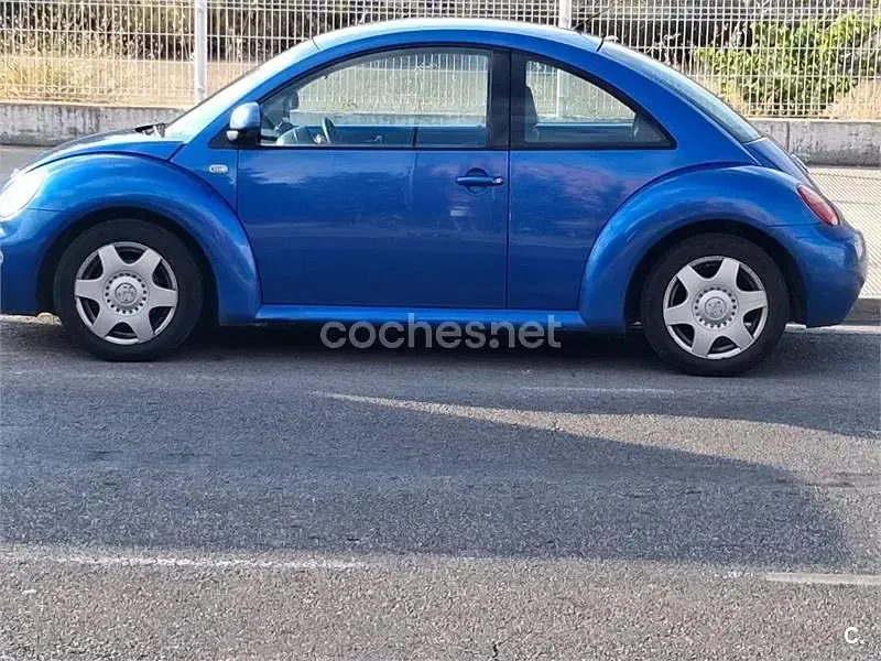 Usado VW New Beetle 115 CV (84 kW) 1999 Azul Utilitario