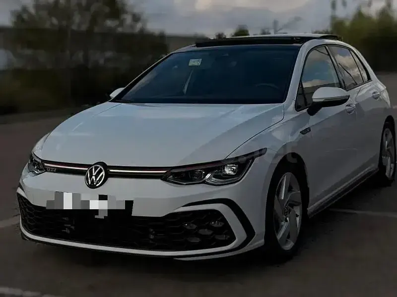 Usado VW Golf VIII GTI 245 CV (180 kW) 2022 Blanco Berlina