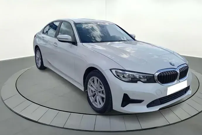 Używany BMW 330 292 KM (214 kW) 2019 Biały Sedan/Limuzyna
