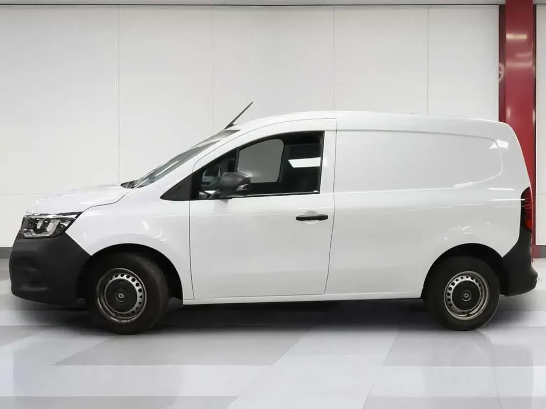 Usado Renault Kangoo 75 CV (55 kW) 2023 Blanco Monovolumen