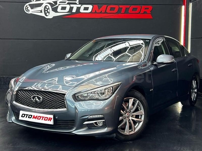 Usado Infiniti Q50 170 CV (125 kW) 2017 Gris / plata Berlina