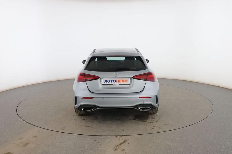 Usado Mercedes A180 AMG line 150 CV (110 kW) 2024 Gris Utilitario