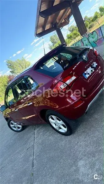 Usado Renault Koleos Expression 150 CV (110 kW) 2010 Granate SUV