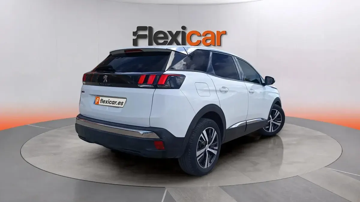 Usado Peugeot 3008 Allure 131 CV (96 kW) 2018 Blanco SUV