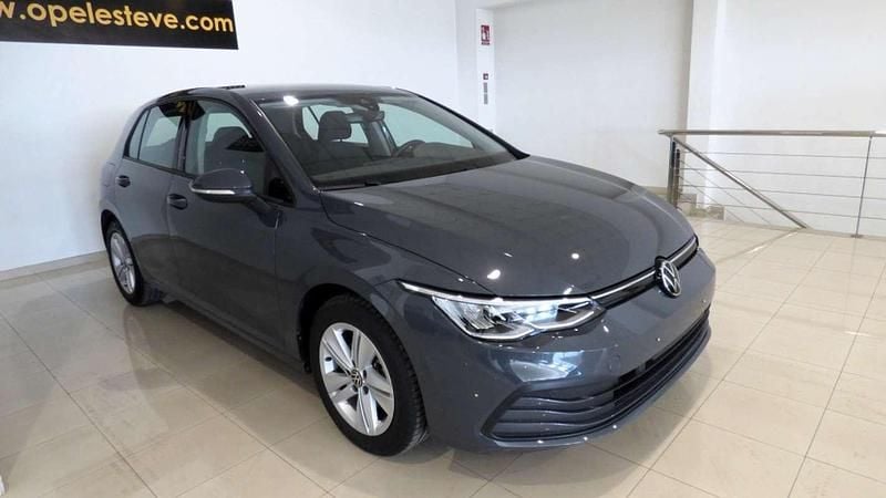 Usado VW Golf VIII Life 110 CV (80 kW) 2024 Gris Utilitario