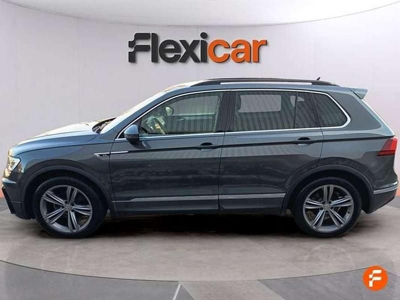 Usado VW Tiguan R-line 150 CV (110 kW) 2020 Gris SUV