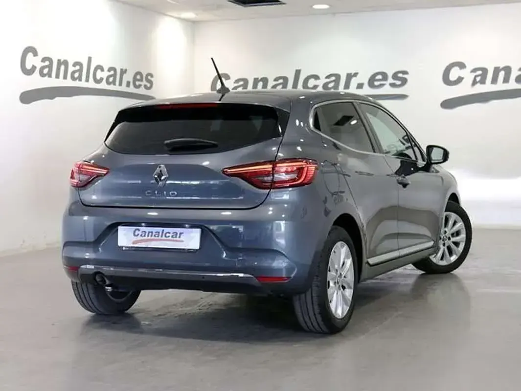 Usado Renault Clio Zen 131 CV (96 kW) 2020 Gris Utilitario