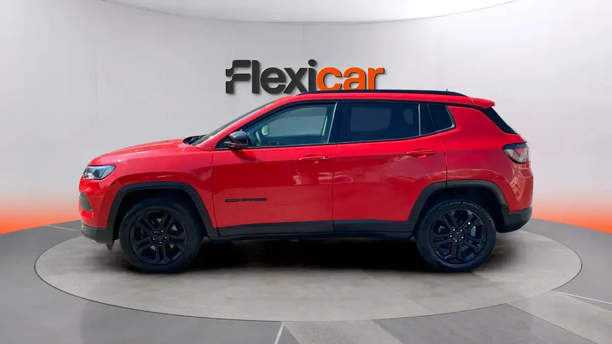 Usado Jeep Compass Night Eagle 131 CV (96 kW) 2022 Rojo SUV