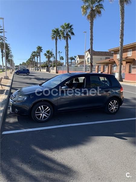 Azul Usado 2009 VW Golf Advance Berlina | 6900 € (Un poco caro) - Imagen 1/4