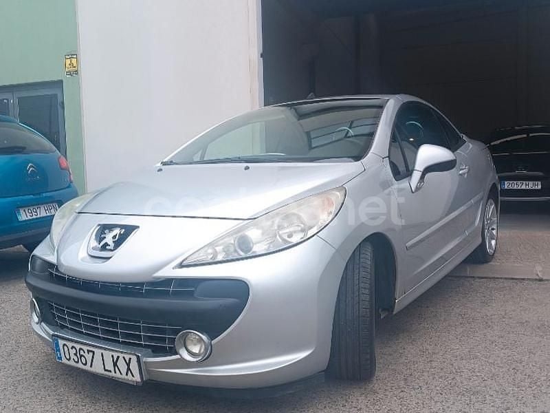 Gris / plata Usado 2009 Peugeot 207 CC Sport Descapotable | 6500 € (Precio justo) - Imagen 1/4