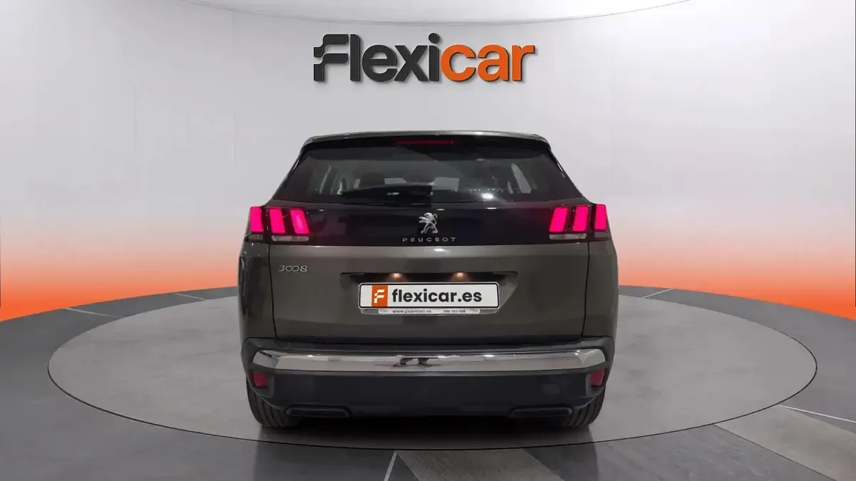 Usado Peugeot 3008 Active 131 CV (96 kW) 2019 Gris SUV