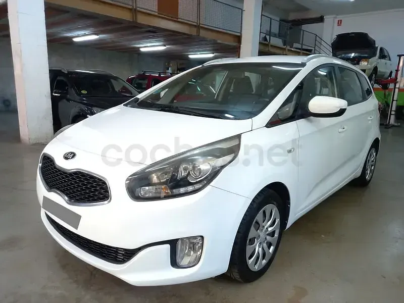 Usado Kia Carens 135 CV (99 kW) 2015 Blanco Monovolumen