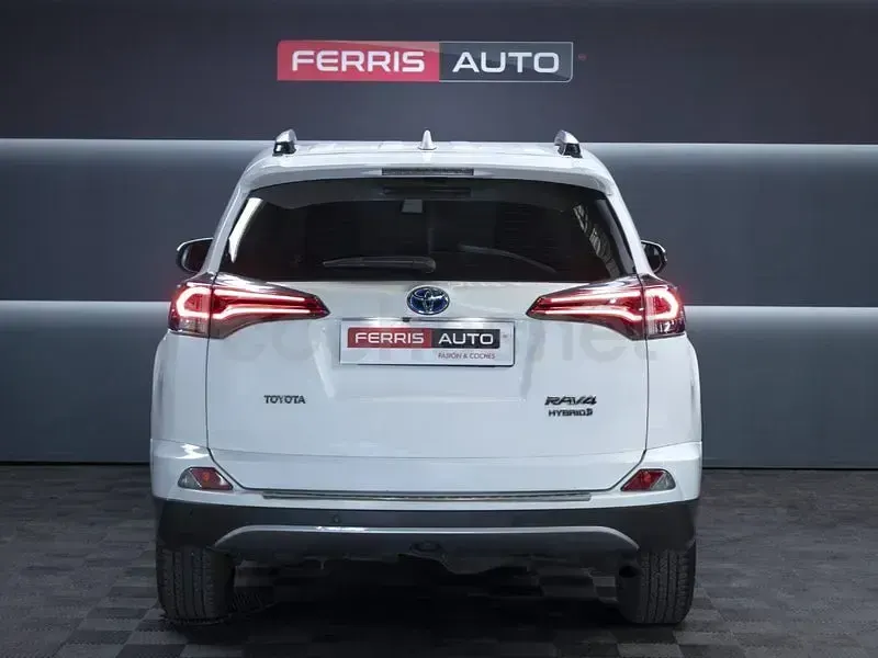 Usado Toyota RAV4 Hybrid Advance 197 CV (144 kW) 2018 Blanco SUV
