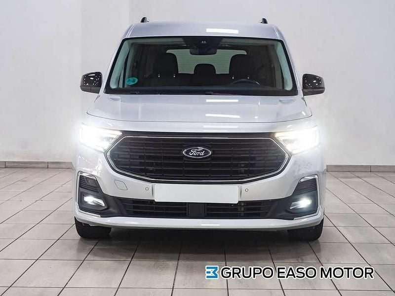 Usado Ford Tourneo Titanium 122 CV (89 kW) 2025 Plateado Van