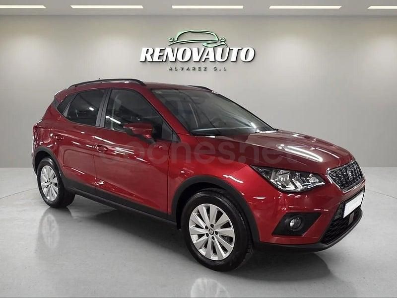 Usado Seat Arona Style 95 CV (69 kW) 2021 Granate SUV