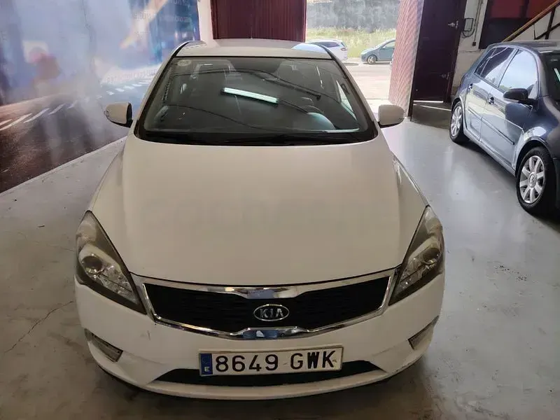 Usado Kia Ceed Active 115 CV (84 kW) 2010 Blanco Utilitario