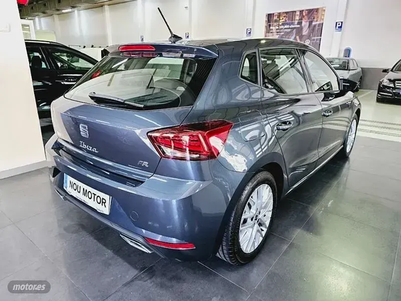 Usado Seat Ibiza FR 115 CV (84 kW) 2025 Gris Utilitario