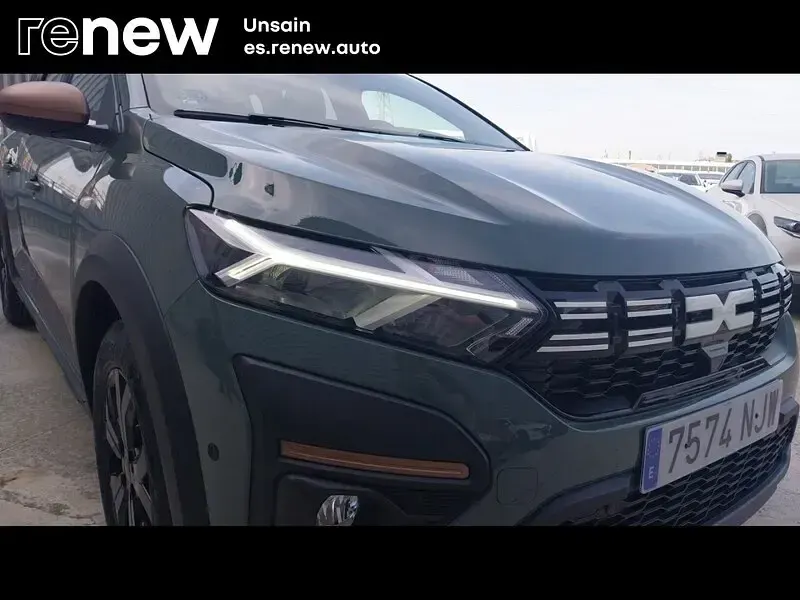 Usado Dacia Jogger Extreme 140 CV (102 kW) 2026 Verde Monovolumen