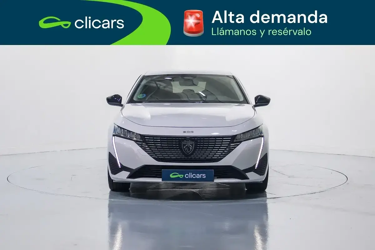 Używany Peugeot 308 Allure 136 KM (100 kW) 2025 Biały Sedan/Limuzyna