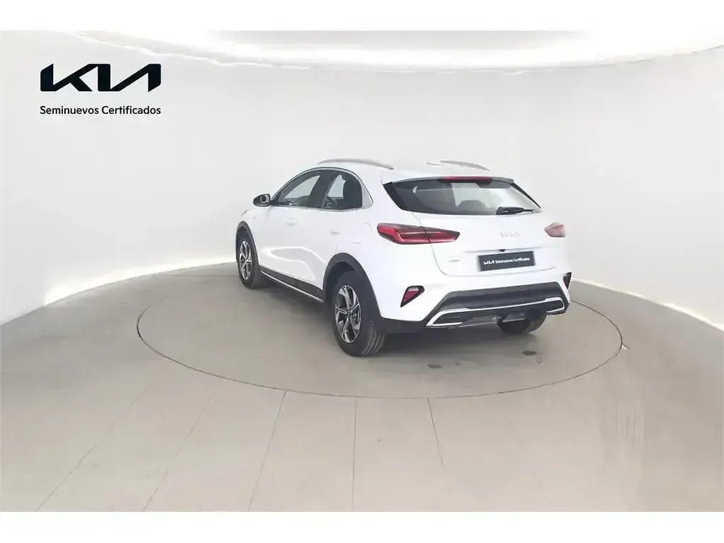 Usado Kia XCeed 100 CV (73 kW) 2025 Blanco SUV