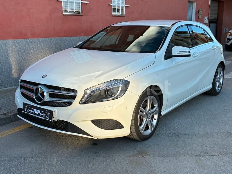 Usado Mercedes A200 Urban 136 CV (100 kW) 2014 Blanco Berlina