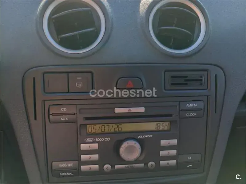 Usado Ford Fusion Trend 80 CV (58 kW) 2006 Gris / plata Utilitario