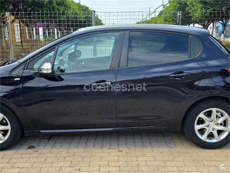 Usado Peugeot 208 Style 92 CV (67 kW) 2014 Azul Utilitario
