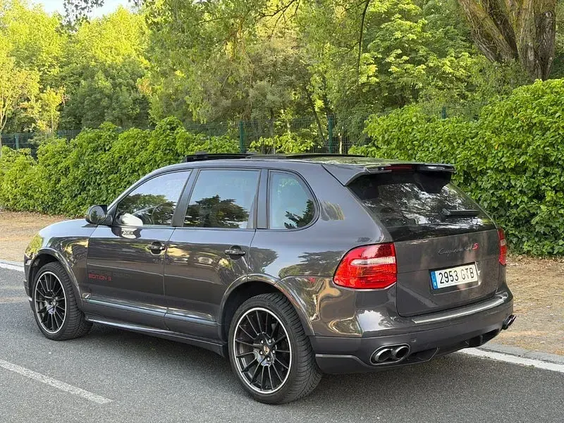 Usado Porsche Cayenne GTS 405 CV (297 kW) 2010 Gris / plata SUV