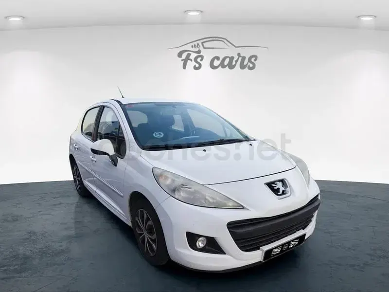 Usado Peugeot 207 68 CV (50 kW) 2013 Blanco Berlina