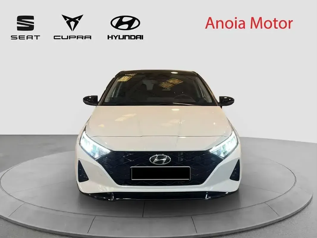 Usado Hyundai i20 101 CV (74 kW) 2023 Blanco Utilitario