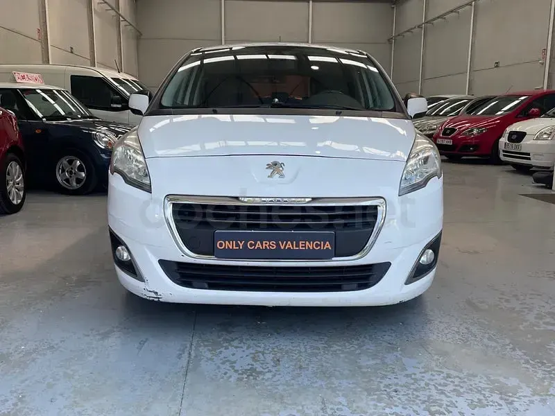 Usado Peugeot 5008 Active 120 CV (88 kW) 2016 Blanco Monovolumen