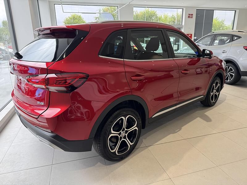 Nuevo MG ZS Comfort 116 CV (85 kW) 2025 Rojo Berlina